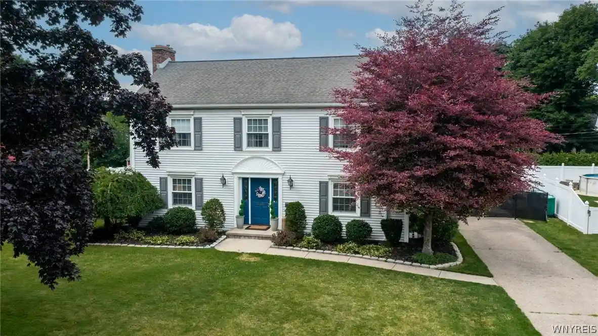 Photo 1 of Single family home for sale at 948 Mckinley Ave, Niagara Falls, NY 14305 | MLS# B1697561 | Listing updated on 2026-10-08