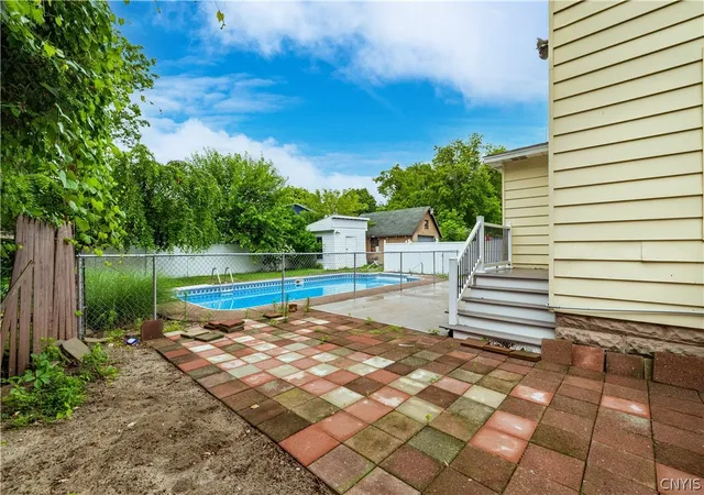36th image of 1307 Maple St, Utica, NY 13502 | MLS# S1697538