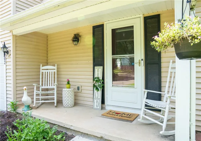 2nd image of 902 Copperkettle Rd, Webster, NY 14580 | MLS# R1698318