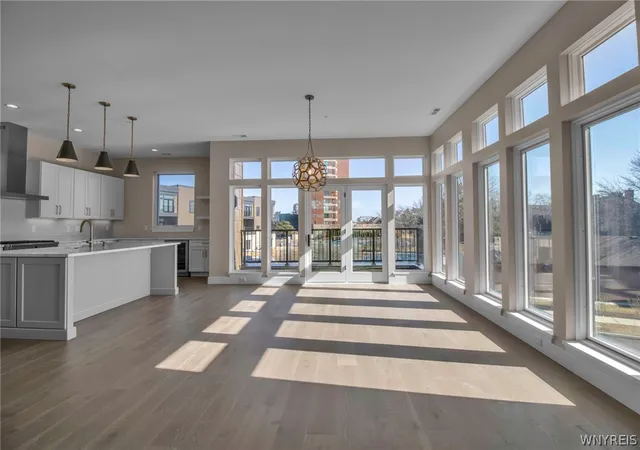 4th image of 272 Lakefront Blvd, Buffalo, NY 14202 | MLS# B1698258
