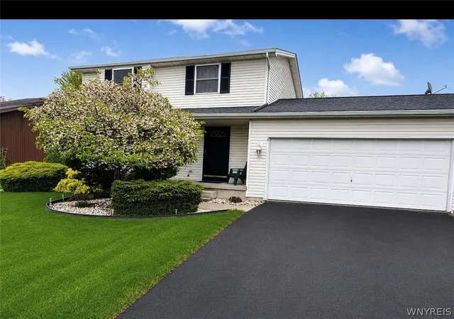 1st image of 7001 Rebecca Dr, Wheatfield, NY 14304 | MLS# B1698277