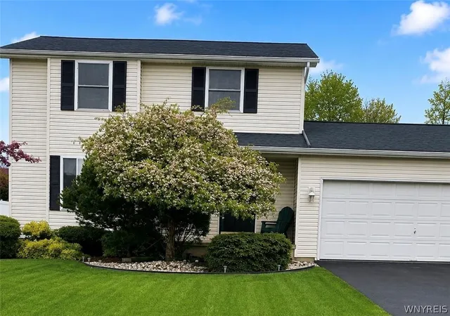 5th image of 7001 Rebecca Dr, Wheatfield, NY 14304 | MLS# B1698277