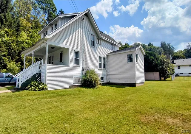 3rd image of 100 Monroe St, German Flatts, NY 13357 | MLS# S1694435