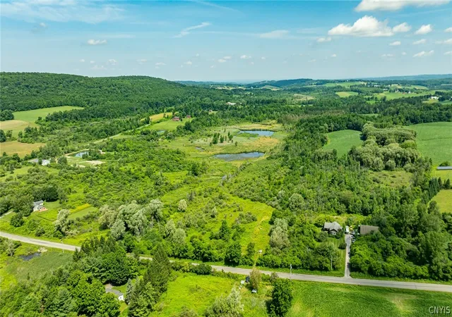 Photo 3 of Sale Pending at 8289 Number 4 Rd W, Manlius, NY 13104 | MLS# S1698095 | Listing updated on 2026-07-24