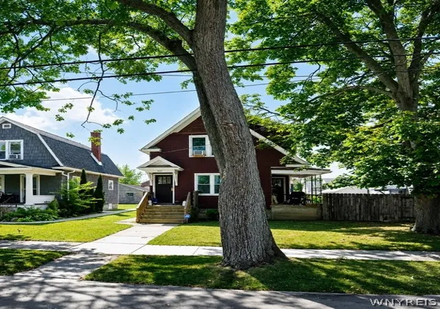 Photo 1 of Single family home for sale at 2711 La Salle Ave, Niagara Falls, NY 14301 | MLS# B1698354 | Listing updated on 2026-07-15