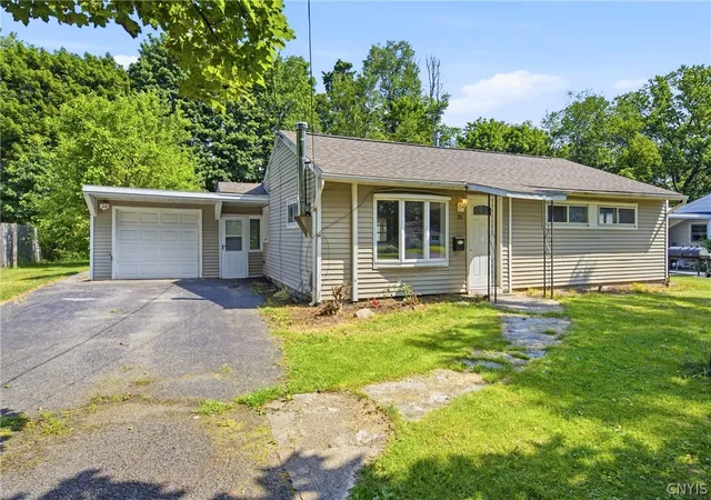 Photo 2 of Sale Pending at 15 Lincoln Rd, Syracuse, NY 13212 | MLS# S1698348 | Listing updated on 2026-07-21
