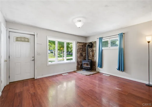 Photo 3 of Sale Pending at 15 Lincoln Rd, Syracuse, NY 13212 | MLS# S1698348 | Listing updated on 2026-07-21