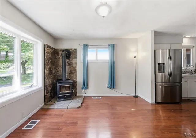 Photo 5 of Sale Pending at 15 Lincoln Rd, Syracuse, NY 13212 | MLS# S1698348 | Listing updated on 2026-07-21
