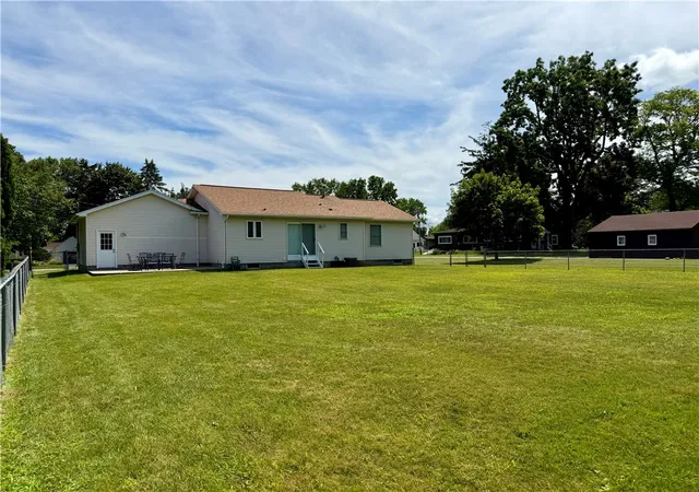 Photo 4 of Sale Pending at 195 Buckman Rd, Rochester, NY 14615 | MLS# R1696878 | Listing updated on 2026-07-22