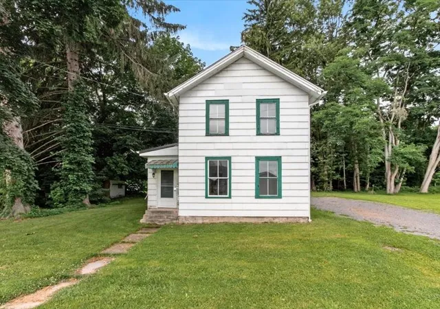 Photo 1 of Single family home for sale at 20 S Wayne St, Phelps, NY 14532 | MLS# R1698188 | Listing updated on 2026-08-03