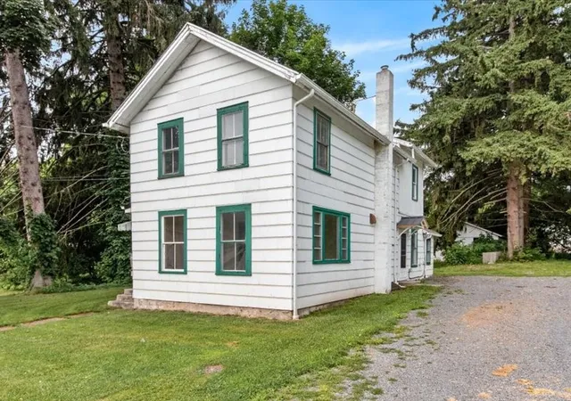 Photo 3 of Single family home for sale at 20 S Wayne St, Phelps, NY 14532 | MLS# R1698188 | Listing updated on 2026-08-03