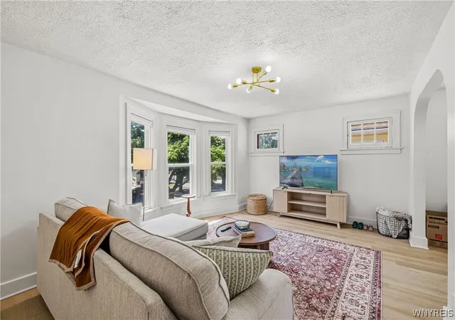 Listing Photo 4 - Condo for sale in building located at 250 Saint Lawrence Ave, Buffalo, NY 14216