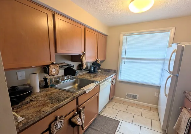 2nd image of 1290 Emerson St #B, Rochester, NY 14606 | MLS# R1698050