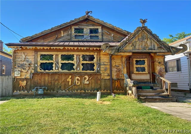Photo 1 of Single family home for sale at 462 Hewitt Ave, Buffalo, NY 14215 | MLS# B1698052 | Listing updated on 2026-07-31