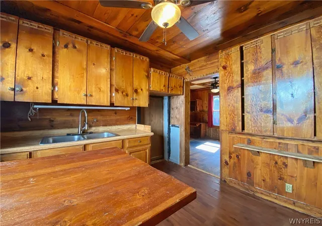 Photo 3 of Single family home for sale at 462 Hewitt Ave, Buffalo, NY 14215 | MLS# B1698052 | Listing updated on 2026-07-31