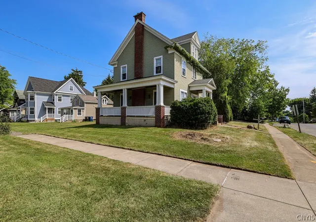 Photo 2 of Sale Pending at 400 Avery Ave, Syracuse, NY 13204 | MLS# S1690945 | Listing updated on 2026-07-17