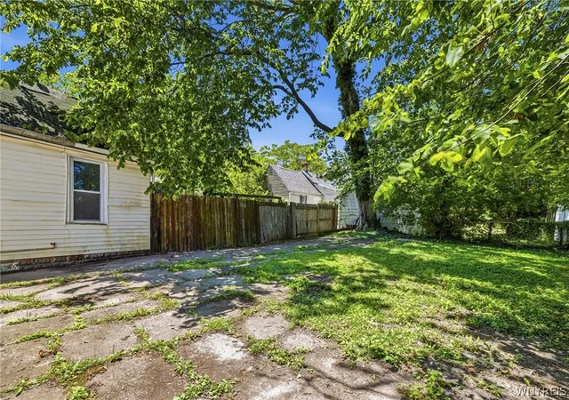 Listing Photo 2 - Condo for sale in building located at 34 Schiller St, Buffalo, NY 14206 - Unit #