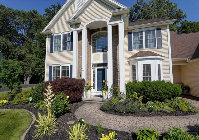 3rd image of 992 La Quinta Dr, Webster, NY 14580 | MLS# R1697088