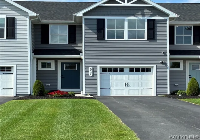 2nd image of 6233 Thornden Park Dr, Lockport Town, NY 14094 | MLS# B1698436