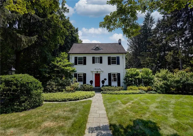 2nd image of 264 Alpine Dr, Pittsford, NY 14618 | MLS# R1697721