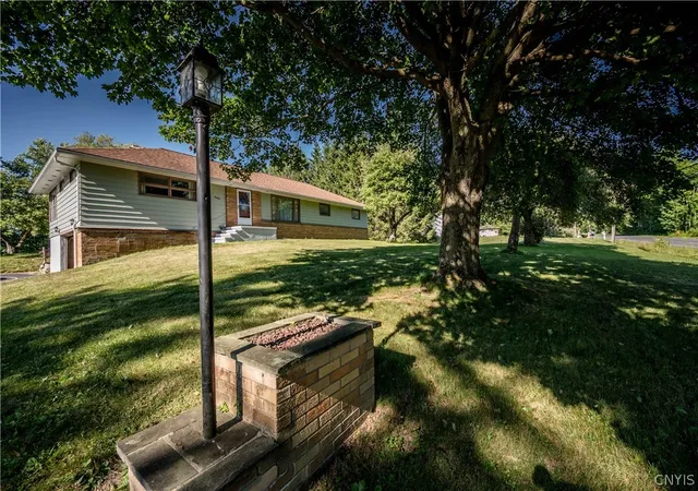 Photo 3 of Sale Pending at 9401 Hayes Rd, Marcy, NY 13403 | MLS# S1698449 | Listing updated on 2026-07-17