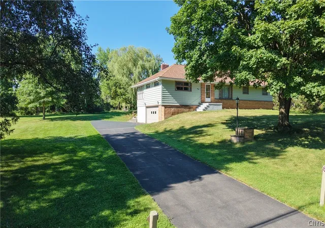 Photo 4 of Sale Pending at 9401 Hayes Rd, Marcy, NY 13403 | MLS# S1698449 | Listing updated on 2026-07-17
