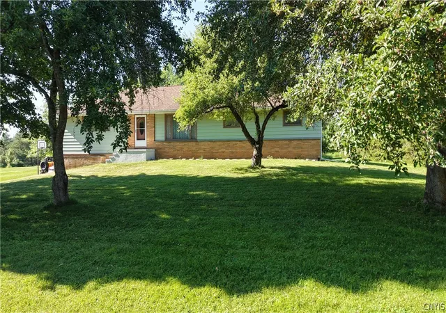 Photo 5 of Sale Pending at 9401 Hayes Rd, Marcy, NY 13403 | MLS# S1698449 | Listing updated on 2026-07-17