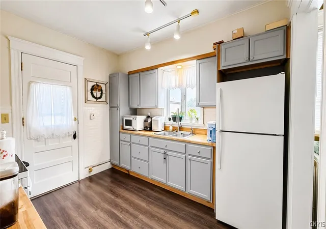 Photo 4 of Sale Pending at 713 W Dominick St, Rome, NY 13440 | MLS# S1698176 | Listing updated on 2026-07-17