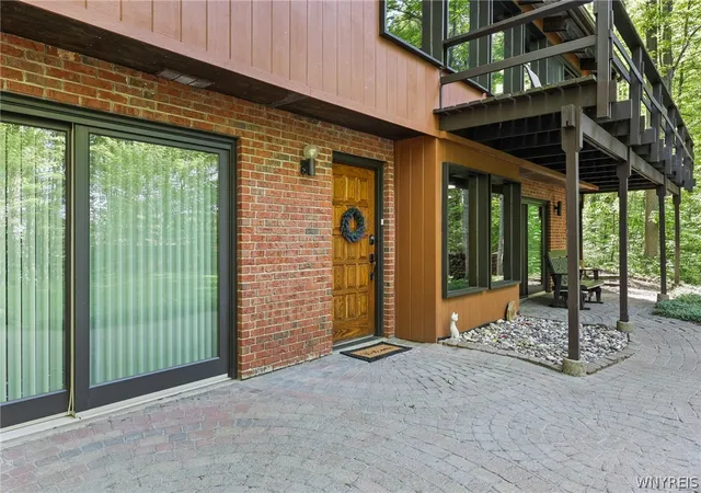 Photo 3 of Sale Pending at 7945 Hywood Dr, Hamburg, NY 14075 | MLS# B1698137 | Listing updated on 2026-07-30