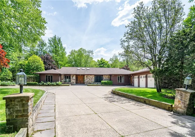 1st image of 45 Red Wing Ct, East Amherst, NY 14051 | MLS# B1682030