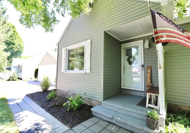 3rd image of 15 Iva Mae Dr, Chili, NY 14514 | MLS# R1697748