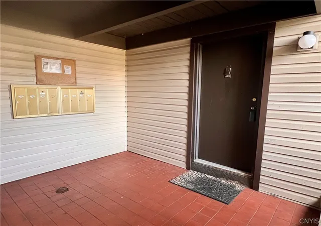 Photo 3 of Sale Pending at 435 Idlewood Blvd, Baldwinsville, NY 13027 | MLS# S1698437 | Listing updated on 2026-07-27