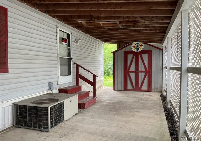 5th image of 449 Jim Kelly Dr, Lockport Town, NY 14094 | MLS# B1698279