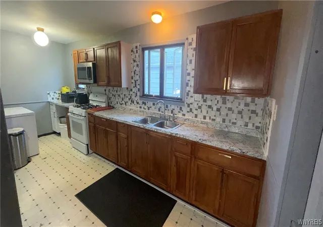 4th image of 43 Whitehall Ave, Buffalo, NY 14220 | MLS# B1697589