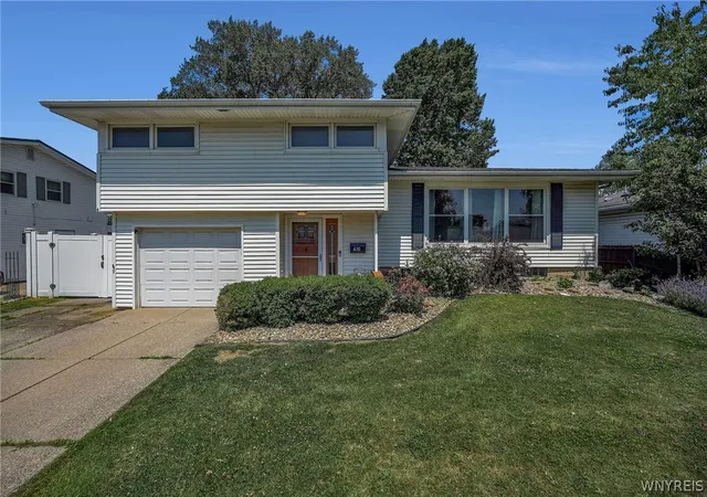 1st image of 270 Greenhaven Ter, Tonawanda, NY 14150 | MLS# B1698353