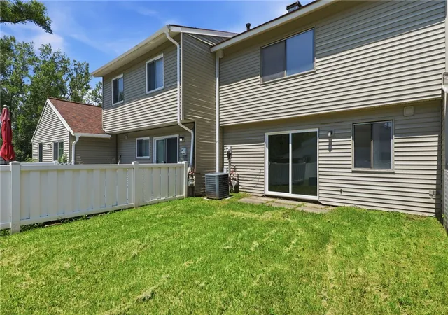 28th image of 153 Windsorshire Dr, Rochester, NY 14624 | MLS# R1698438