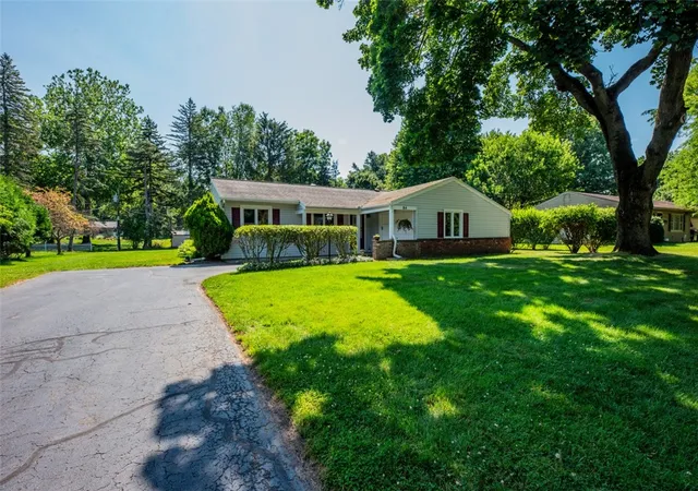 3rd image of 84 Harvest Rd, Fairport, NY 14450 | MLS# R1698229