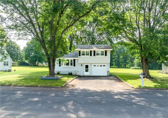 Photo 4 of Sale Pending at 13 Ellen St, Fulton, NY 13069 | MLS# S1698440 | Listing updated on 2026-07-20