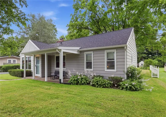 2nd image of 13 Lorraine Dr, Shortsville, NY 14548 | MLS# R1698417
