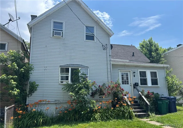 Photo 3 of Multi family home for sale at 54 South St, Buffalo, NY 14204 | MLS# B1698008 | Listing updated on 2026-07-21