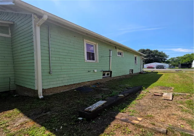 Photo 5 of Sale Pending at 1107 Charles St, Elmira, NY 14904 | MLS# R1697477 | Listing updated on 2026-07-22