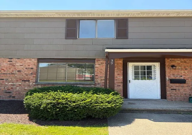 1st image of 39 Autumn Chapel Wy, Chili, NY 14624 | MLS# R1698561
