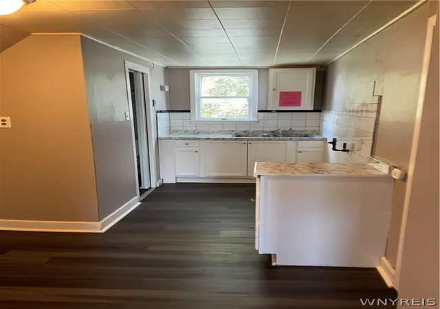 Listing Photo 4 - Condo for sale in building located at 42 Princeton Pl, Buffalo, NY 14210