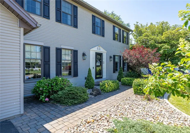 3rd image of 139 Scotch Pine Dr, Rochester, NY 14616 | MLS# R1697130