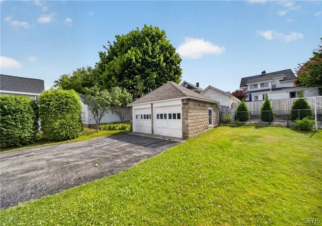 37th image of 155 Mosley Dr, Syracuse, NY 13206 | MLS# S1698486