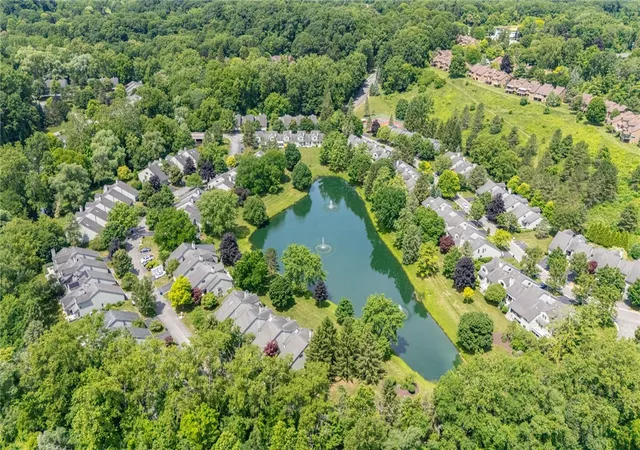 42nd image of 41 Winding Creek Ln, Rochester, NY 14625 | MLS# R1698306