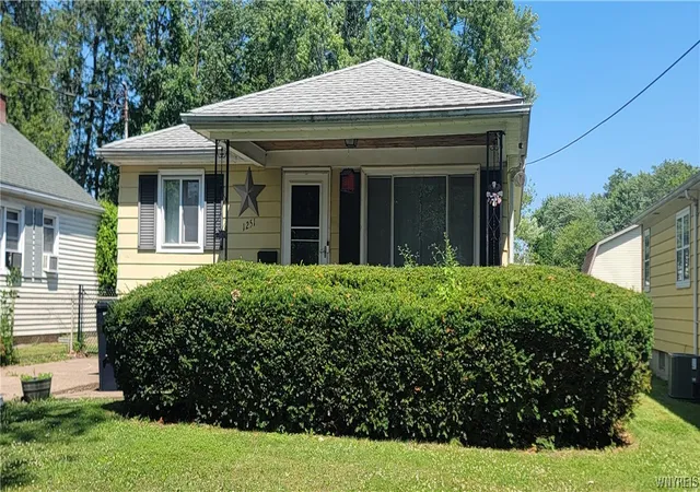 Photo 2 of Sale Pending at 1251 94th Street, Niagara Falls, NY 14304 | MLS# B1698375 | Listing updated on 2026-07-20