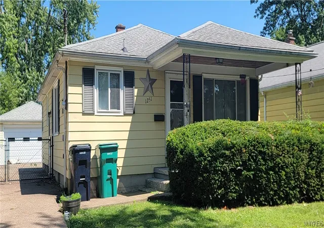 Photo 3 of Sale Pending at 1251 94th Street, Niagara Falls, NY 14304 | MLS# B1698375 | Listing updated on 2026-07-20