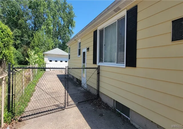 Photo 3 of Sale Pending at 1251 94th Street, Niagara Falls, NY 14304 | MLS# B1698375 | Listing updated on 2026-07-20