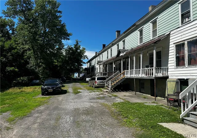 3rd image of 100 Kossuth St #5, Rome, NY 13440 | MLS# S1698517